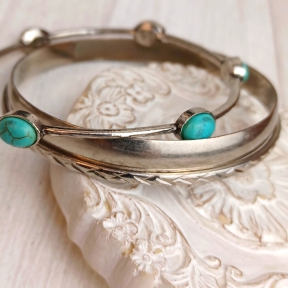 ❤️BUNDLE ONLY❤️ Sliver & Faux Turquoise Tone 3 Bangle Ensemble - Picture 3 of 4